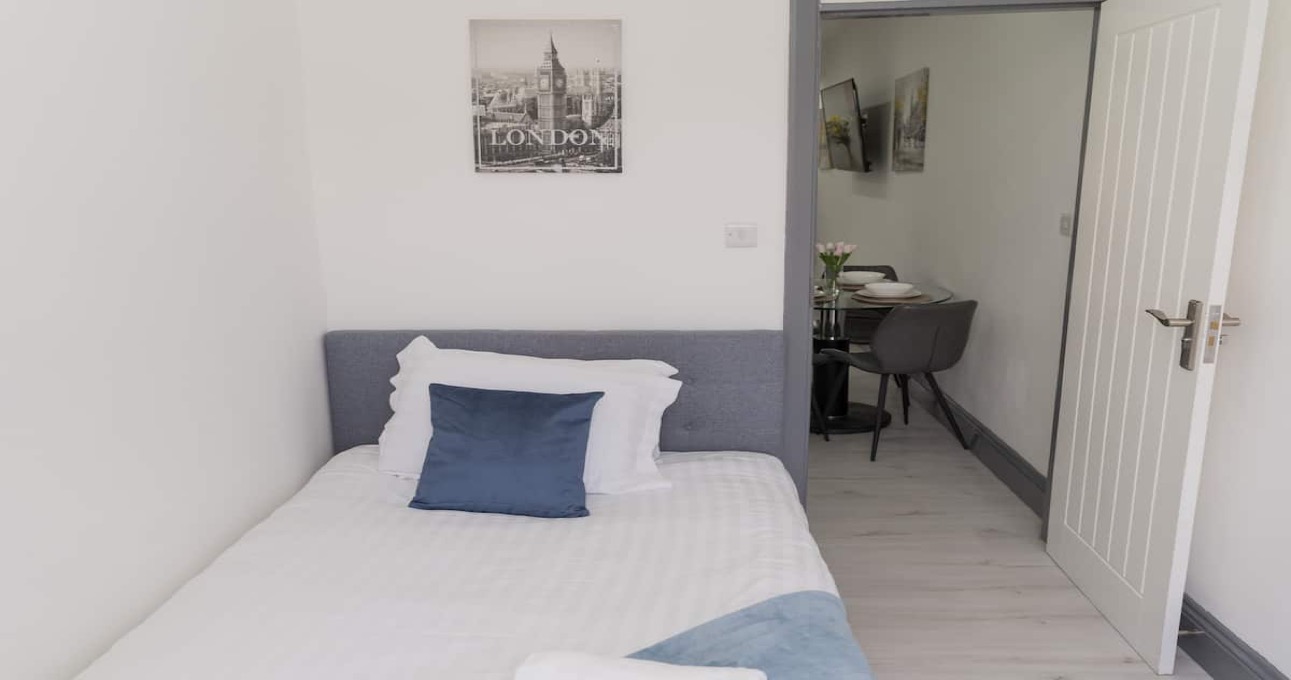 Kitchen in Coventry furnished rental