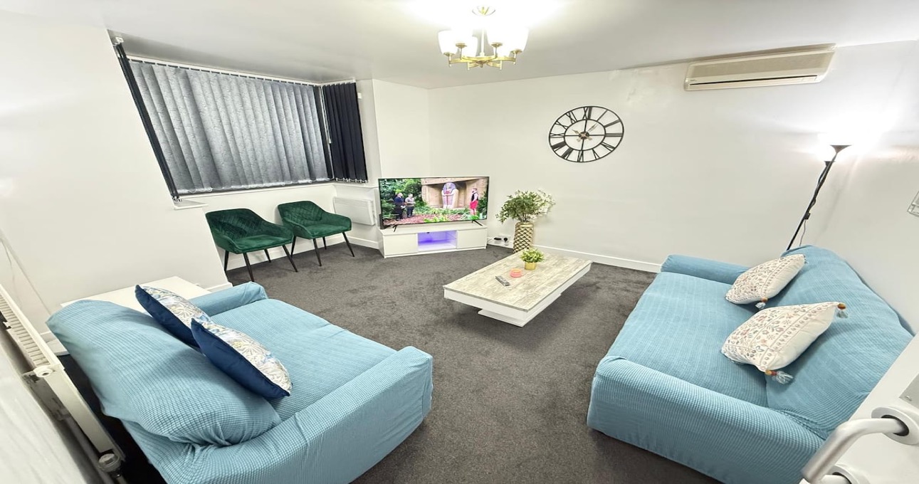 Living room in Coventry property